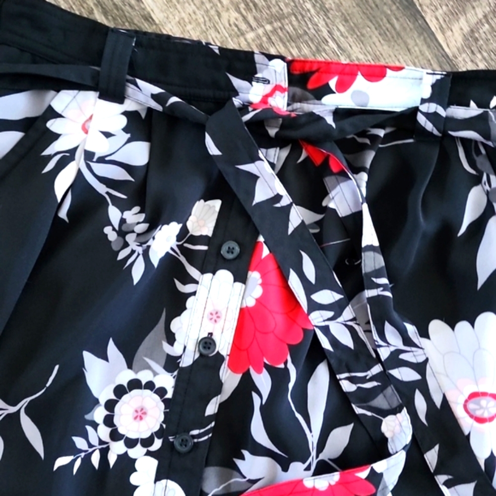 The Loft Black Floral Skirt extra small - Picture 6 of 15